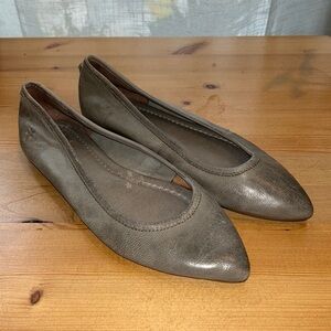 Frye Regina pointed toe gray flats